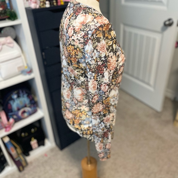 Sheer Floral Long Sleeve Top - Picture 3 of 4